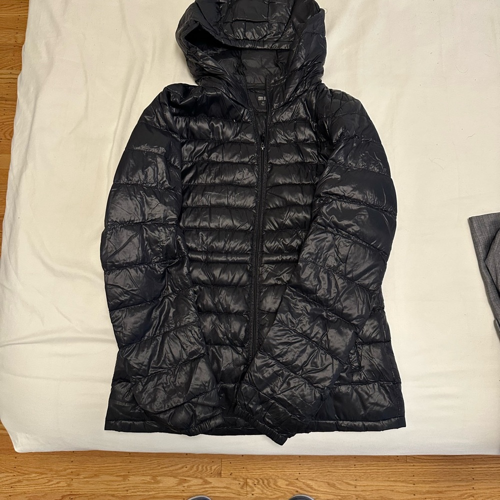 Uniqlo Women's Black Puffer Jacket